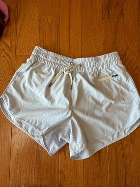 Vuori clementine 2.0 short 4 in inseam